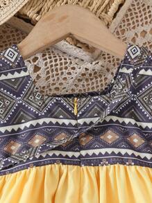 SHEIN 2pcs/Set Gaun Putri Liburan Musim Panas Warna Kuning Gaya Boho untuk Bayi Perempuan, Kerah Persegi, Lengan Mengembang, Motif Bunga & Geometris, Dipadukan dengan Tas yang Serasi - Emas - View 3