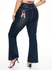 ROMWE Kawaii Plus Size Butterfly Embroidered Denim Jeans - Blue - View 2