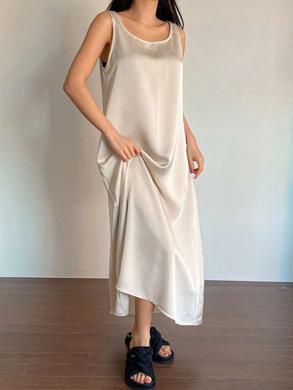 DAZY Einfaches, elegantes ärmeloses Nachtkleid aus Satin