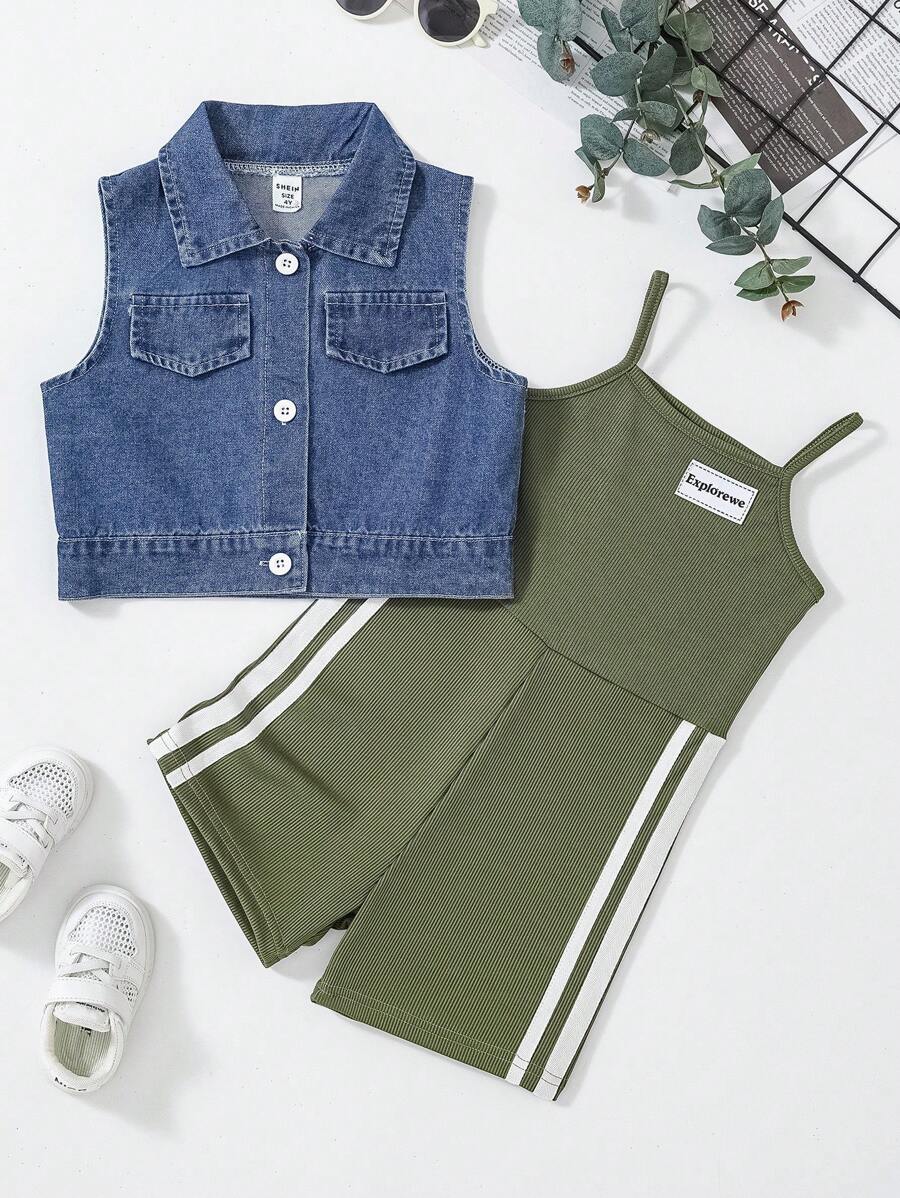 SHEIN Conjunto de 2 piezas con top sin mangas de botones delanteros y mono para niñas pequeñas - Conjunto de ropa de verano para niñas - Azul - Ver 1