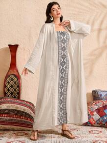 Al Najma 2 件套女士套装：保守长款纯色长袍和几何印花连衣裙 - 杏色 - 查看 2