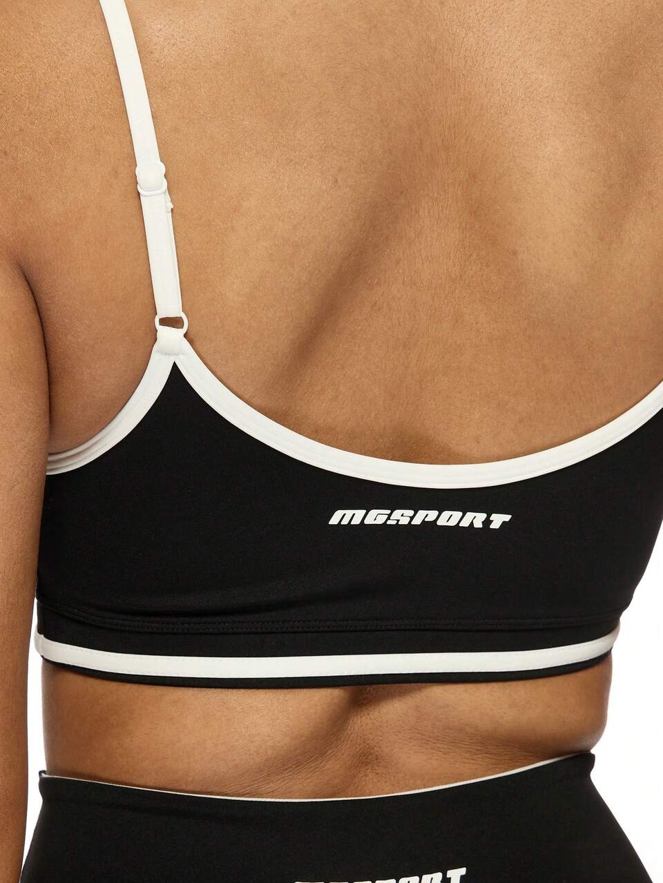 MISSGUIDED Performance Sports Bra Contrast Piping Racerback Athletic Workout Yoga Running Gym Fitness Medium Support Training Bralette Active Wear Moisture Wicking Exercise Top