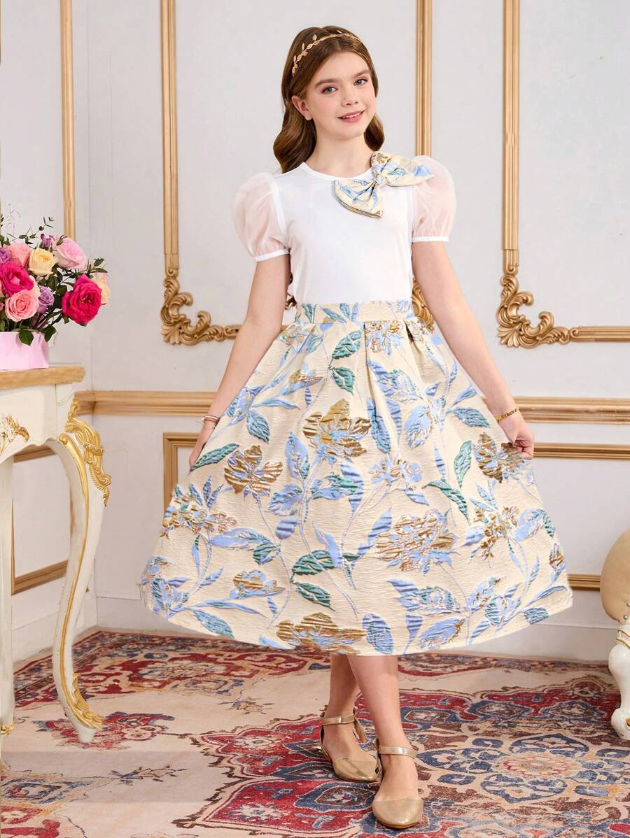 SHEIN 2pcs Tween Girls Bow Decor Bubble Short Sleeve Tee & Embroidered Pleated Skirt Spring/Summer Outfit Set - Multicolor - View 1