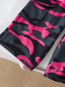 Set de 2 piezas con Camiseta de cuello redondo cómoda con estampa de letra Hello del pequeño oso y Pantalones cargo con estampado de camuflaje de moda para niña joven en verano - Multicolor - Ver 5