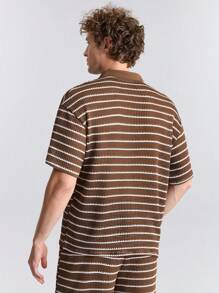 Ontre Camisa polo de manga corta a rayas de verano 2025 para hombres, diseño a rayas de contraste cómodo y versátil, estilo bohemio de vacaciones, casual de negocios para hombres jóvenes, adecuado para festivales de música, vacaciones y uso diario