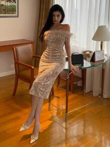 DAZY Robe de cocktail mi-longue ajustée en peluche à épaules dénudées, tenue d'été pour soirée, robe de bal pour femmes, tenue de club, robe de bal de promo, robe du Nouvel An - Nude - Voir 3