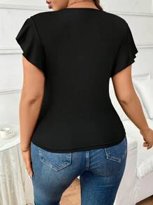 SHEIN Frenchy 大码女式 V 领半透明蕾丝拼布荷叶边袖休闲 T 恤，时尚日常百搭春夏新品音乐会女装狂欢节狂欢优雅女式短袖上衣狂欢 - 黑色 - 查看 2