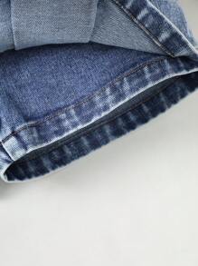 SHEIN 年轻女孩不对称下摆复古水洗蝴蝶结装饰牛仔背带短裤短裙 - 中等水洗藍 - 查看 6