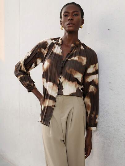 Aveloria Modichic 优雅办公室通勤时尚百搭渐变色花朵 V 领纽扣式长袖褶皱女式衬衫