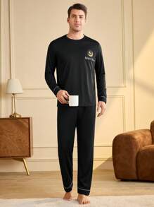 Manfinity Underwear&Sleepwear Basics Set de pijama de 2 piezas con pantalón y top de manga larga de cuello redondo estampado, estilo minimalista para hombre
