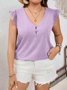 SHEIN Frenchy Camiseta de verano para mujer de talla grande con mangas cortas y empalmado de encaje en unicolor