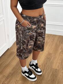 SHEIN EZwear 大码春叶印花百慕大短裤