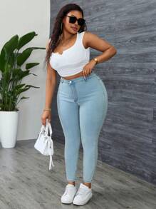 Plus Size Relaxed Fit High Waist Distressed Skinny Jeans - Light Wash - View 5