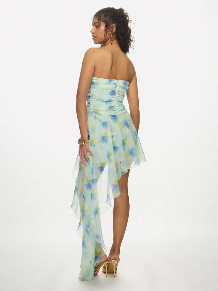 MISSGUIDED Trägerloses asymmetrisches Aquarell Mini-Kleid mit geraffter Taille, fließendem Rock, für Sommerfeste, besondere Anlässe, Hochzeitsgäste, Urlaubsmode