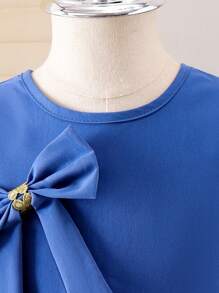 2pcs Young Girl Eid Mubarak Blue Short Sleeve Bow Top And Blue Embroidered Gold Ribbon Skirt Set, Elegant Party Mini Dress - Blue - View 5