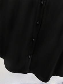 SHEIN LUNE Camicia a maniche corte con collo alla coreana e applicazioni di perle, adatta a donne taglia forte