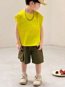 SHEIN 两件套男童舒适休闲日常时尚百搭简约日韩风宽松绿色无袖上衣搭配工装口袋短裤套装，适合春夏季节、日常生活、运动、校园、聚会、节日、演出、摄影、返校季等场合。 - 綠色 - 查看 3