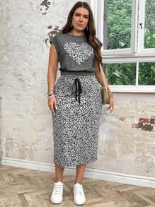 SHEIN LUNE 2pcs/Set Plus Size Summer Round Neck Short Sleeve Heart Print Top And Skirt, Minimalist Style Western Wear Women Festival Boho Hippie Cowgirl Outfit Old Money Bohemian Skirt Two Pieces Set - Dark Grey - View 4