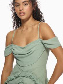 MISSGUIDED Elegante vestido largo con hombros descubiertos, fruncido, con detalles de volantes, vestido de noche para ocasiones especiales, boda, invitado, escote de corazón, vestido de fiesta de Navidad