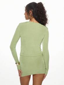 MISSGUIDED Sleek Slinky Two-Piece Co-Ord Set Long Sleeve Crop Top Mini Skirt Matching Set Club Party Evening Casual Spring Summer Fashion Set Christmas - Green - View 2