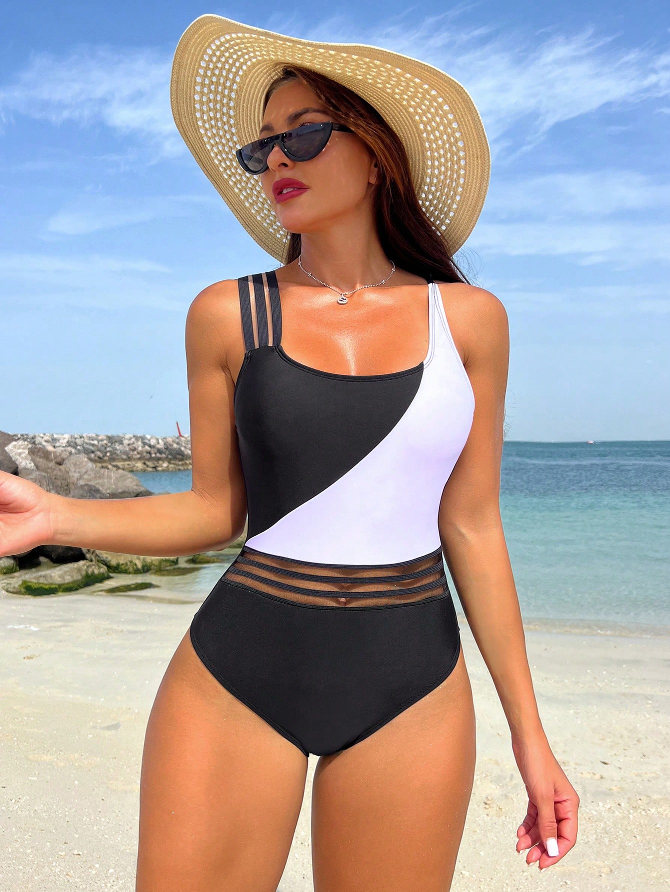 Swim SPRTY Maiô de uma peça com inserção de tela color block para praia de verão - Preto e Branco - Visão 1