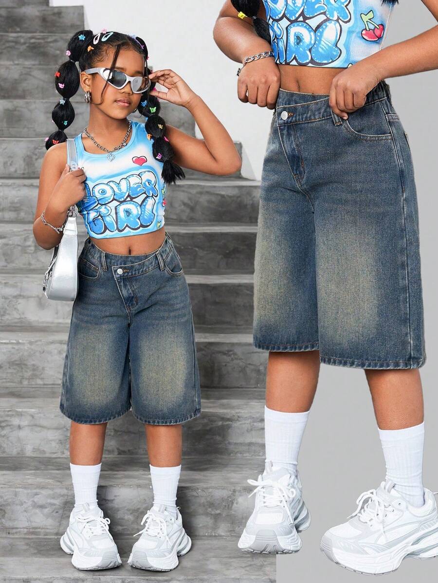 SHEIN Quần short Bermuda denim màu xanh dương dáng rộng, cạp chun bất đối xứng, phong cách Y2K thời thượng dành cho bé gái tuổi teen, thích hợp cho phong cách đường phố. - Rửa trung bình - Xem 1