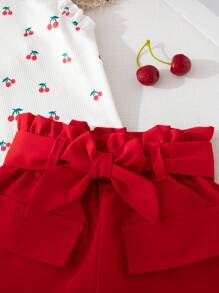 SHEIN Elladie kids 年轻女孩夏季新款可爱樱桃印花圆领无袖背心和宽松直筒短裤配腰带，舒适休闲度假装