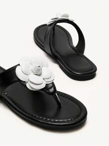 CUCCOO CHICEST Black Floral Pattern Comfortable Flat Sandals For Women - Black - View 4