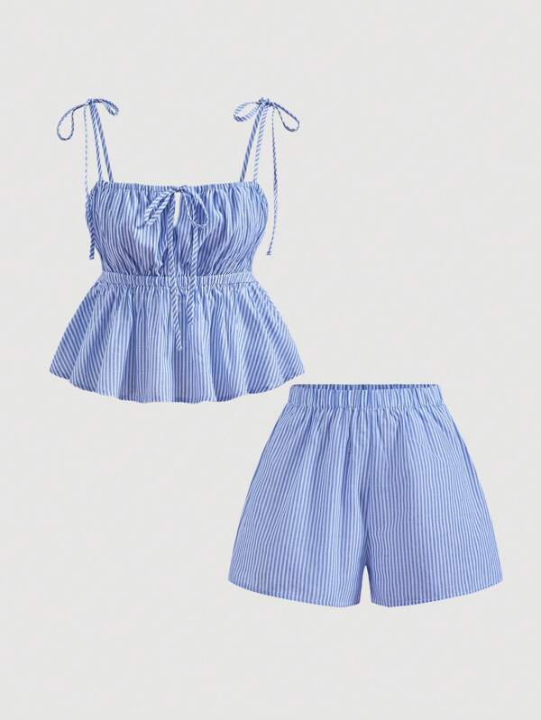 SHEIN MOD Conjunto de top de tirantes con cuello cuadrado a rayas y nudo, emparejado con shorts a rayas de talle alto para mujer