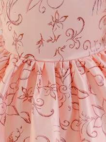 SHEIN Glamorique Kids Vestito formale/da festa per bambini, di colore unito, con vita arricciata e gonna a balze, maniche a sbuffo, elegante per occasioni, adatto per tutte le stagioni - Rosa - Visualizzare 5
