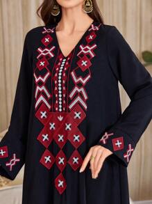 Al Najma 女士几何刺绣 V 领长袖阿拉伯连衣裙，朴素的卡夫坦