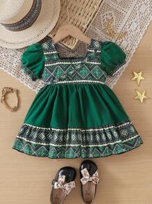 SHEIN 2pcs/Set Gaun Bayi Perempuan Warna Hijau Tua Motif Geometris Retro Lengan Mengembang Leher Persegi, Pakaian Liburan Musim Panas Gaya Boho Putri dengan Resleting Tersembunyi - Hijau - View 2