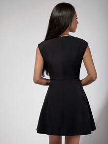 COSMINA 女士无袖纯色迷你休闲连衣裙，简约时尚，适合日常穿着 - 黑色 - 查看 2