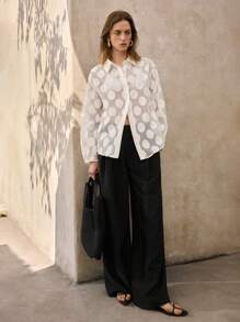 Ontre Áo sơ mi nữ Jacquard cổ tròn thả vai dài tay cài nút đơn giản thường ngày - trắng - Xem 7