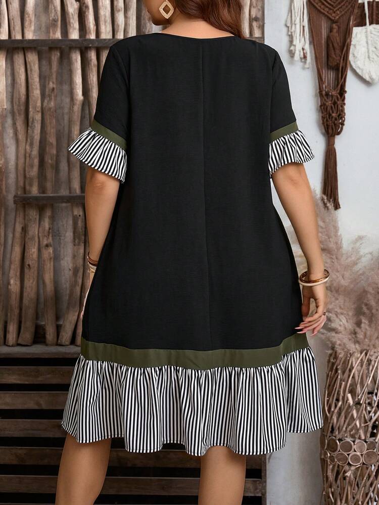Plus Size Women's Black And White Striped V-Neck Splicing Short-Sleeved Double Pockets Casual Dress,Summer Boho Vacation Country Spring Outfits