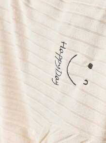 CoupledUp 男士短袖上衣和长裤家居服套装，带笑脸和字母刺绣细节 - 杏色 - 查看 7