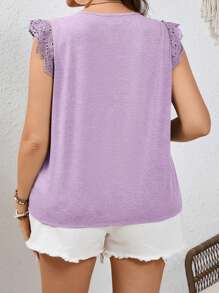 SHEIN Frenchy Camiseta de verano para mujer de talla grande con mangas cortas y empalmado de encaje en unicolor