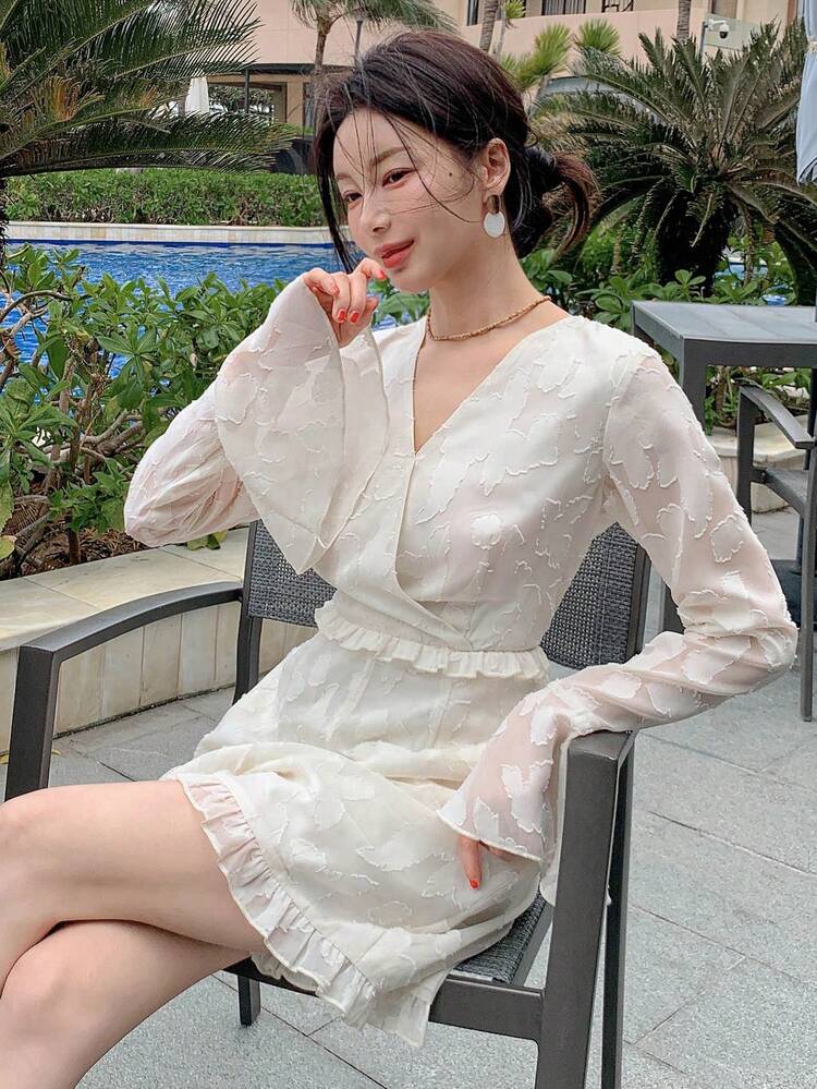 1pc Women's Solid Color Textured Fabric Flared Sleeves Floral Trim V-Neck Elegant Jumpsuit, Suitable For Summer Vacation Women Rompers