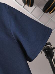 SHEIN 2 件/套大童恐龙卡通印花休闲 T 恤和运动短裤套装 - 藏蓝色 - 查看 5