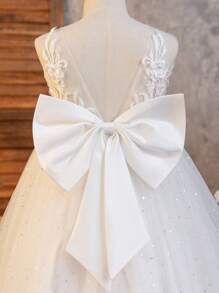 SHEIN Glamorique Kids 年轻女孩可爱节日、生日派对、婚礼花童公主裙，带网眼、亮片和花卉刺绣，女孩 - 白色 - 查看 3