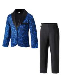 SHEIN Bộ trang phục phong cách quý ông 2 món cho bé trai, bao gồm 1 áo khoác blazer lót vải jacquard màu xanh navy rộng rãi có túi và nút tương phản, kết hợp với 1 quần âu đen cạp trễ. Bộ vest trang trọng nhưng giản dị này thể hiện phong cách tối giản thanh lịch, phù hợp cho tiệc sinh nhật, sự kiện trang trọng, đám cưới, lễ rửa tội, trở lại trường và các dịp lễ - Màu xanh lam - Xem 3