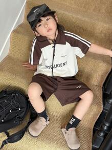 DAZY 2 Stücke/Set Kleine Jungen Outfit mit Kontrast-Farb-Raglanärmel-Polohemd mit Buchstabendruck und Shorts