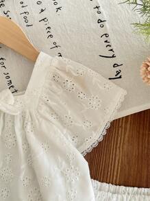SHEIN Baby Girl Cute Embroidered Bow Short Sleeve Top And Shorts Suit, Versatile Summer Set