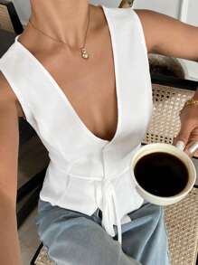 SHEIN Frenchy Blusa sin mangas de cuello en V de unicolor con lazo en la cintura para mujer