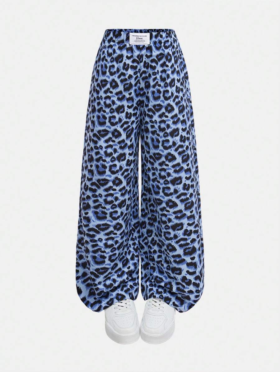 青少年女孩休闲宽松豹纹直筒裤，百搭搭配修身短 T 恤或运动装，日常穿着，适合春、夏、秋、冬