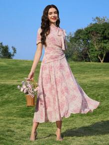 Modelyn 女士系带领口收腰褶皱连衣裙