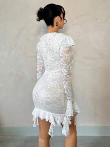 SHEIN BAE 夏季和早春纯白色性感简约优雅长袖荷叶边低胸深V紧身修身女士荷叶边丝带蕾丝简约女士连衣裙，情人节连衣裙，派对连衣裙，浪漫约会连衣裙，婚礼伴娘礼服，舞会礼服，日常通勤连衣裙，生日连衣裙，优雅，女士海滩装/海滩，女士婚礼宾客礼服/新娘送礼会礼服白色，毕业礼服/毕业装，女士早午餐装，女士音乐会装/狂欢装节日/乡村音乐会装/伊比沙岛装/纳什维尔装，度假，度假，端庄，热带度假女装，辣妹，夏季/夏季服装/夏季服装，女士春季服装，约会夜礼服，伴娘迷你连衣裙，优雅小黑裙，春夏荷叶边