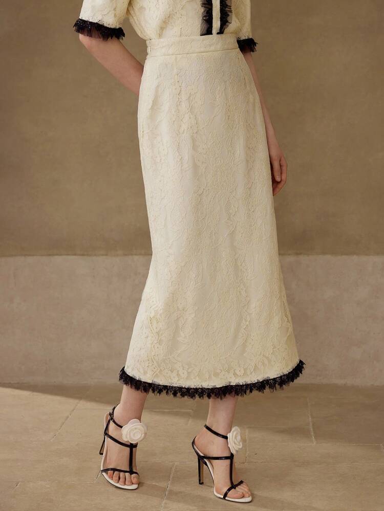 LACE COLORBLOCK SPLIT HEM SKIRT
