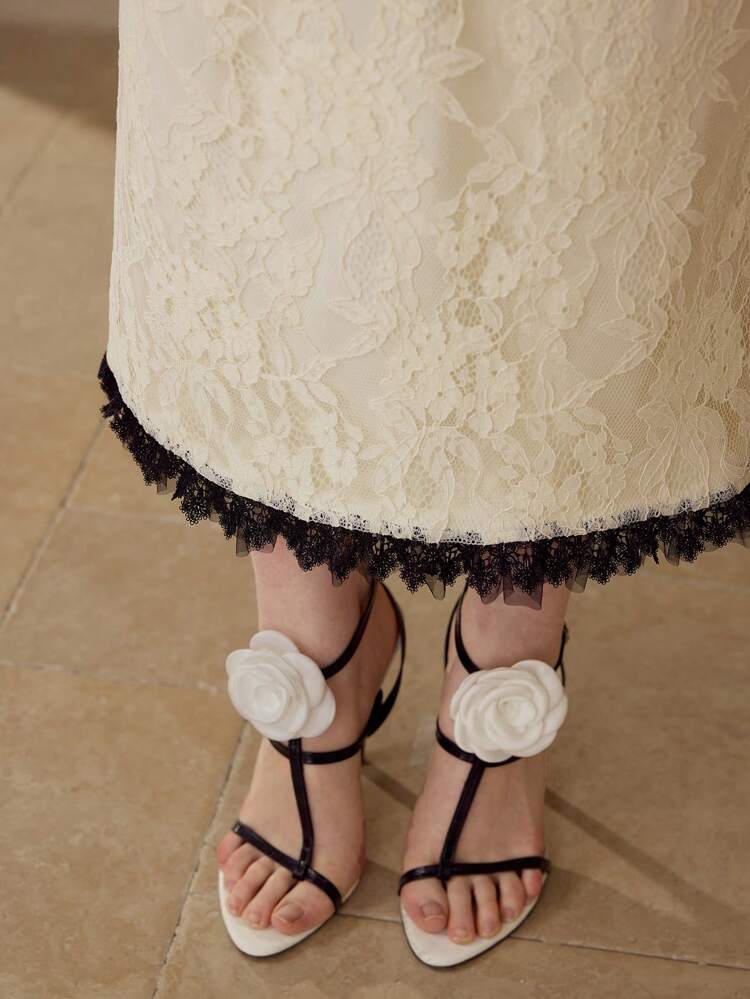 LACE COLORBLOCK SPLIT HEM SKIRT