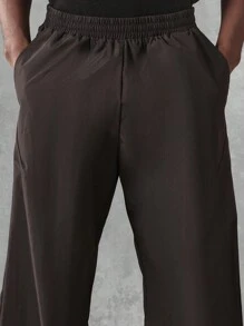 SUMWON Performance Baggy Pull-On Athletic Pants Men Travel Leisure Nylon Workout Casual Active Sport Training Breathable Gym Pants Comfortable Daily Wear